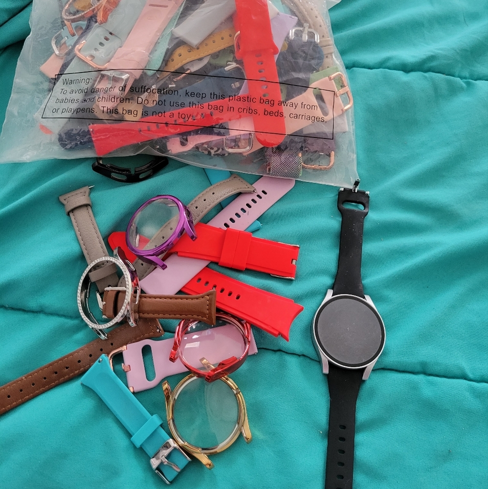 Samsung Galaxy watch 4 with gps/cellular with bands/faces